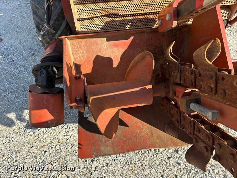 image for item FG0690 1985 Ditch Witch 350SX cable plow