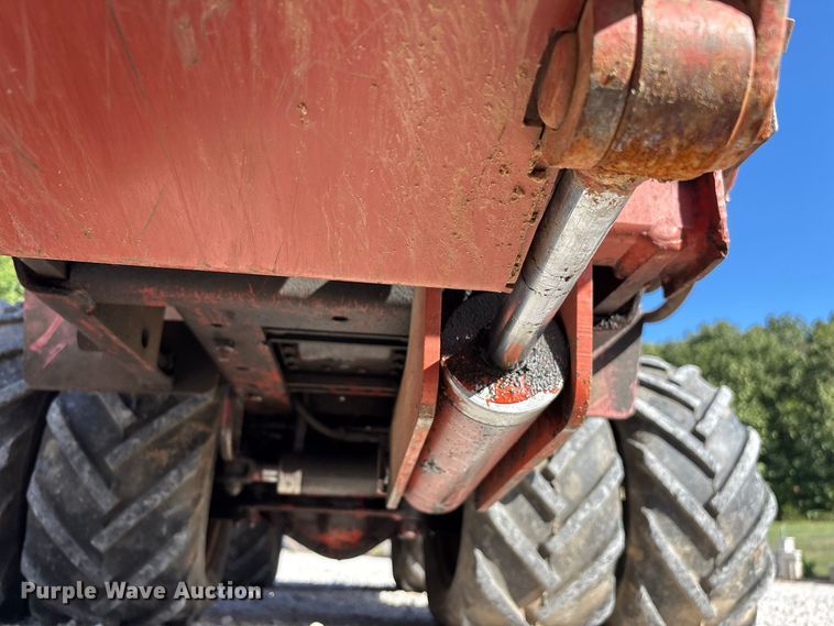 image for item FG0690 1985 Ditch Witch 350SX cable plow