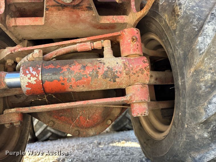 image for item FG0690 1985 Ditch Witch 350SX cable plow