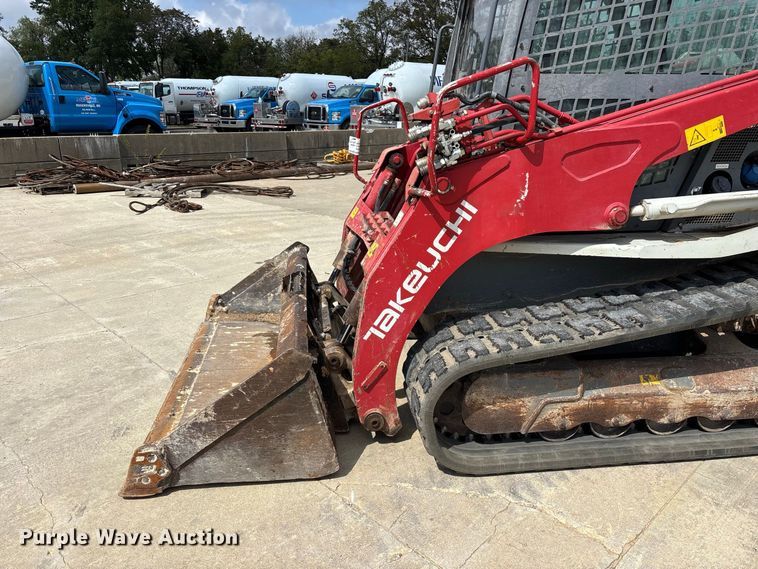 image for item FG0701 2017 Takeuchi TL12R2 tracked skid steer loader