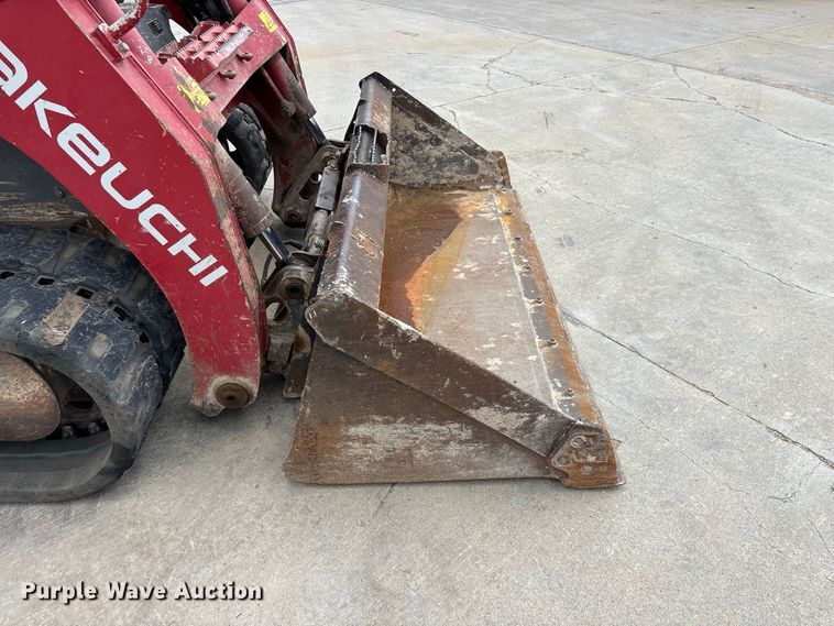 image for item FG0701 2017 Takeuchi TL12R2 tracked skid steer loader