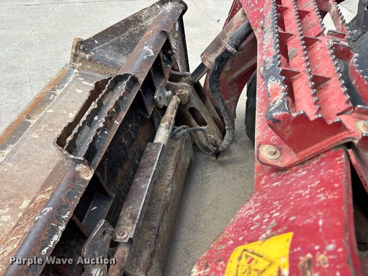 image for item FG0701 2017 Takeuchi TL12R2 tracked skid steer loader