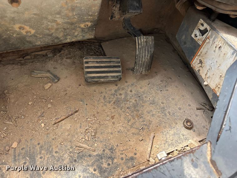 image for item FG0701 2017 Takeuchi TL12R2 tracked skid steer loader