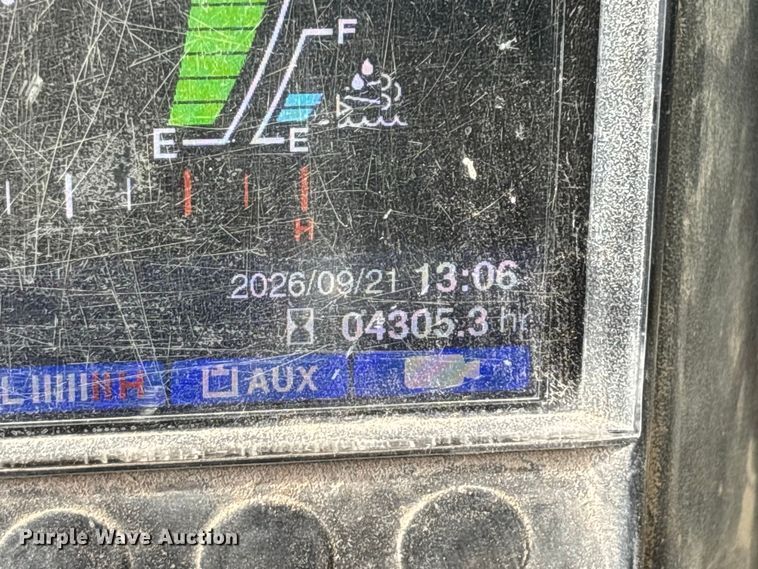 image for item FG0701 2017 Takeuchi TL12R2 tracked skid steer loader