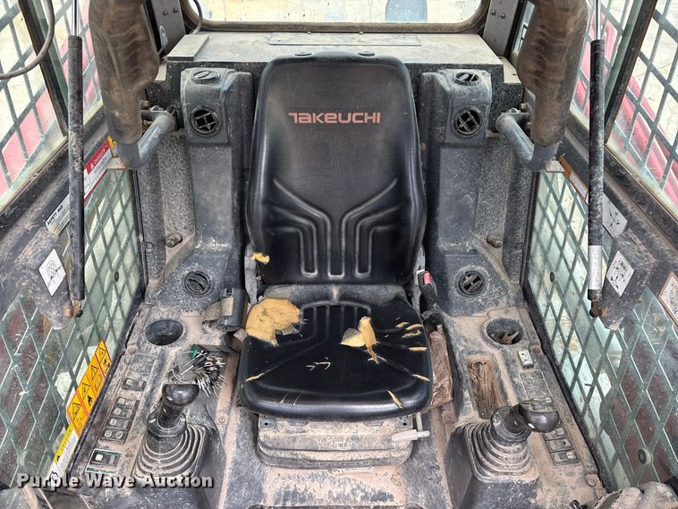 image for item FG0701 2017 Takeuchi TL12R2 tracked skid steer loader