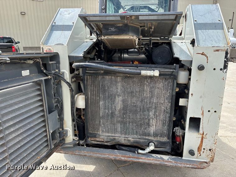 image for item FG0701 2017 Takeuchi TL12R2 tracked skid steer loader