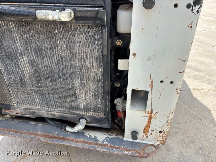 image for item FG0701 2017 Takeuchi TL12R2 tracked skid steer loader