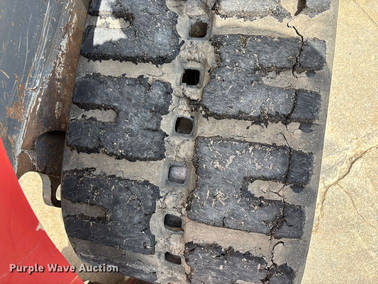 image for item FG0701 2017 Takeuchi TL12R2 tracked skid steer loader