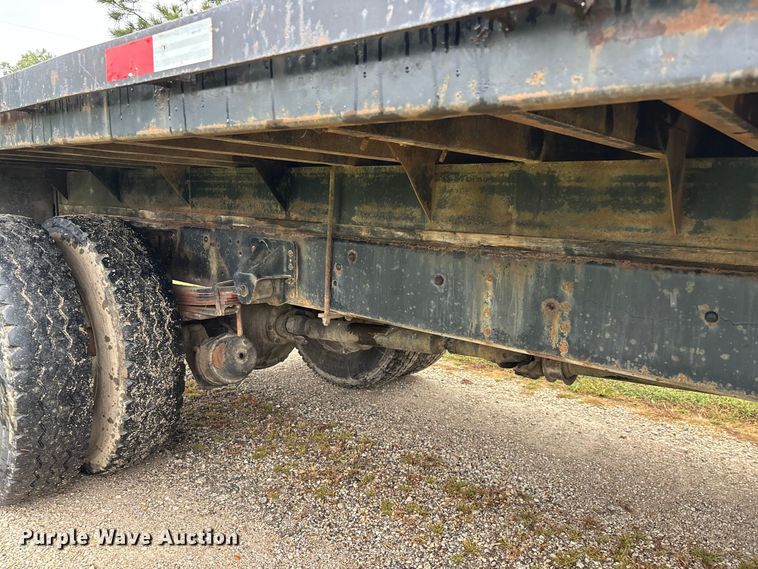 image for item FG0704 1997 Chevrolet C7500 flatbed truck