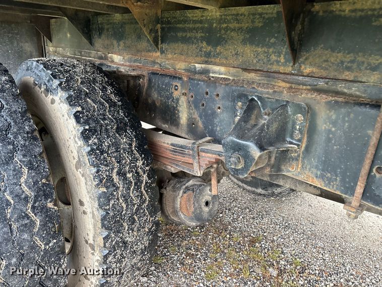 image for item FG0704 1997 Chevrolet C7500 flatbed truck