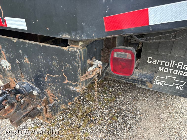 image for item FG0704 1997 Chevrolet C7500 flatbed truck