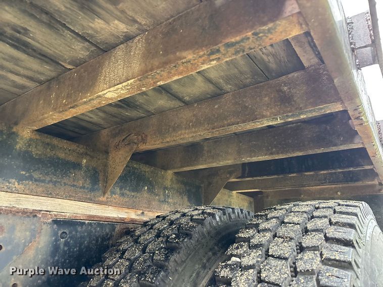 image for item FG0704 1997 Chevrolet C7500 flatbed truck