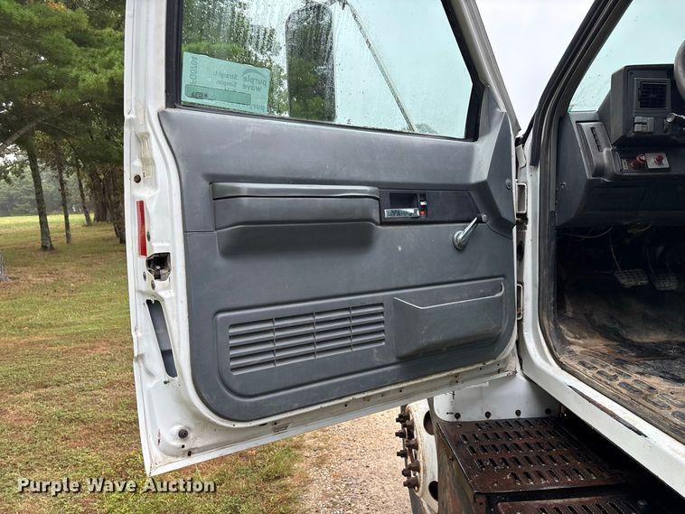 image for item FG0704 1997 Chevrolet C7500 flatbed truck