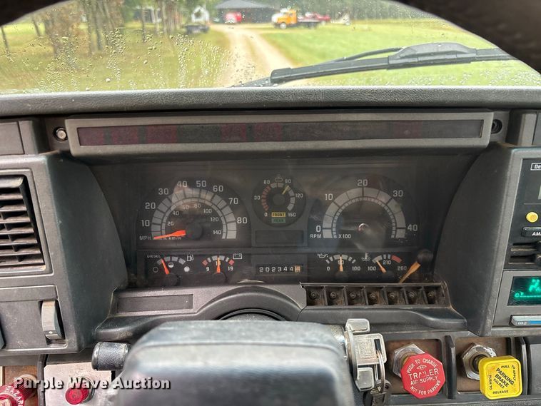 image for item FG0704 1997 Chevrolet C7500 flatbed truck