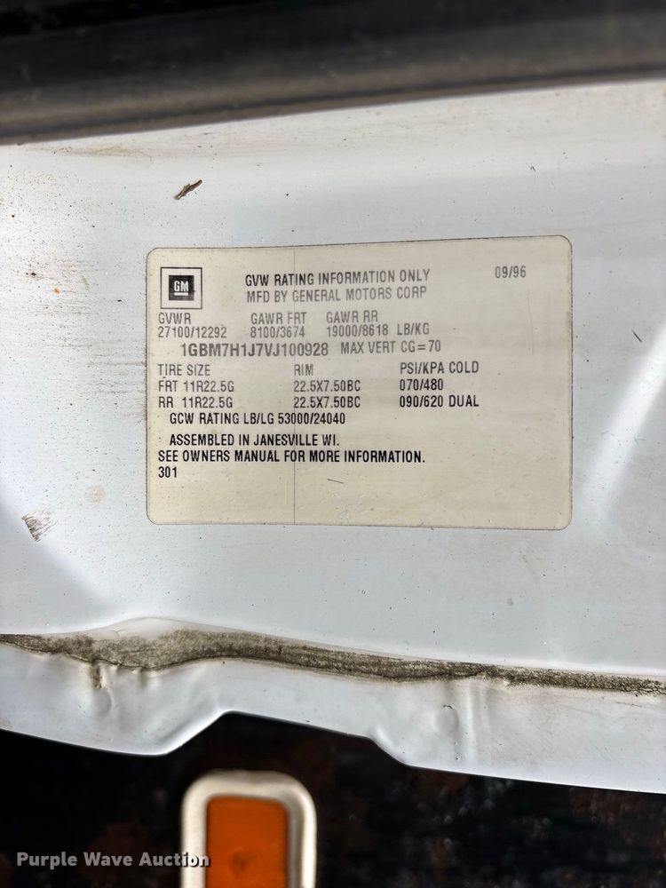 image for item FG0704 1997 Chevrolet C7500 flatbed truck