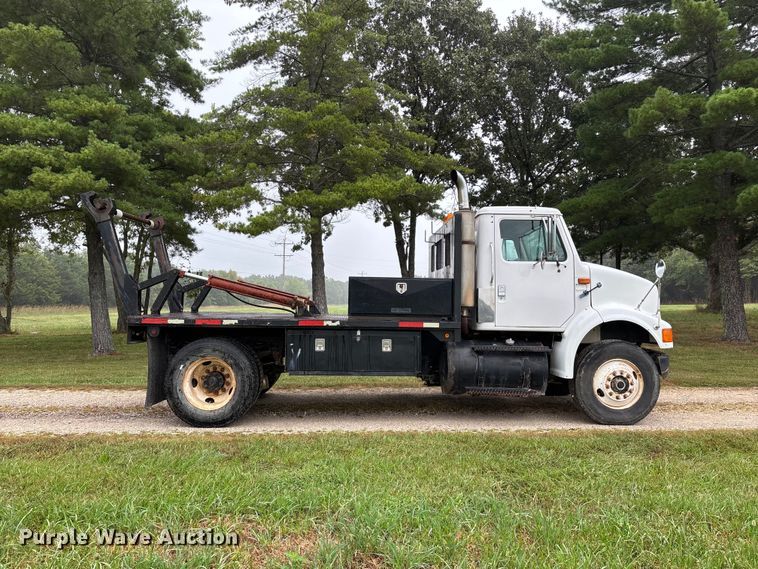 image for item FG0705 1997 International 8100 reel truck