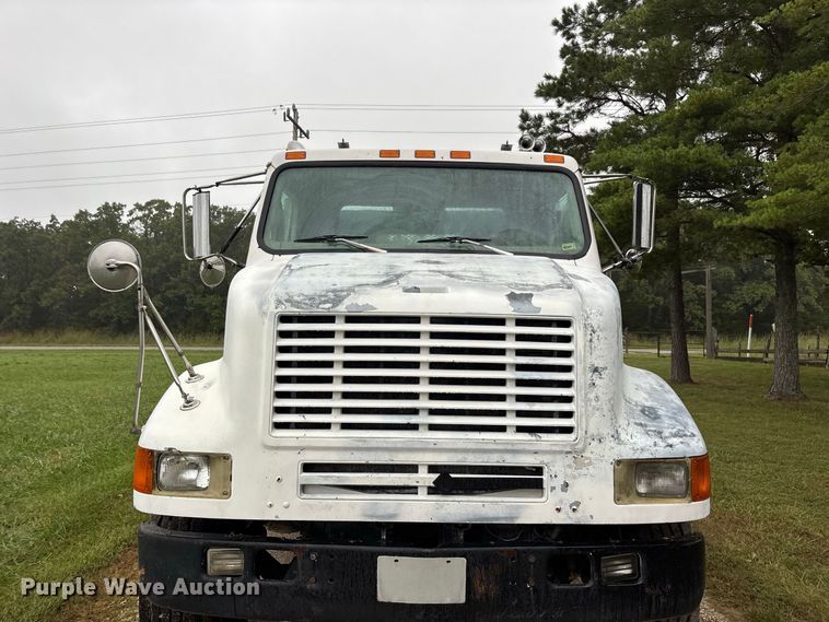 image for item FG0705 1997 International 8100 reel truck
