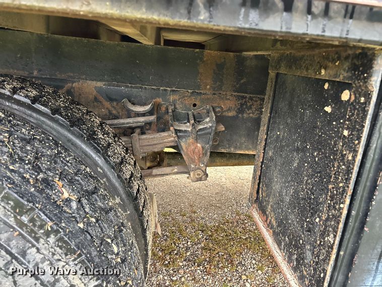 image for item FG0705 1997 International 8100 reel truck