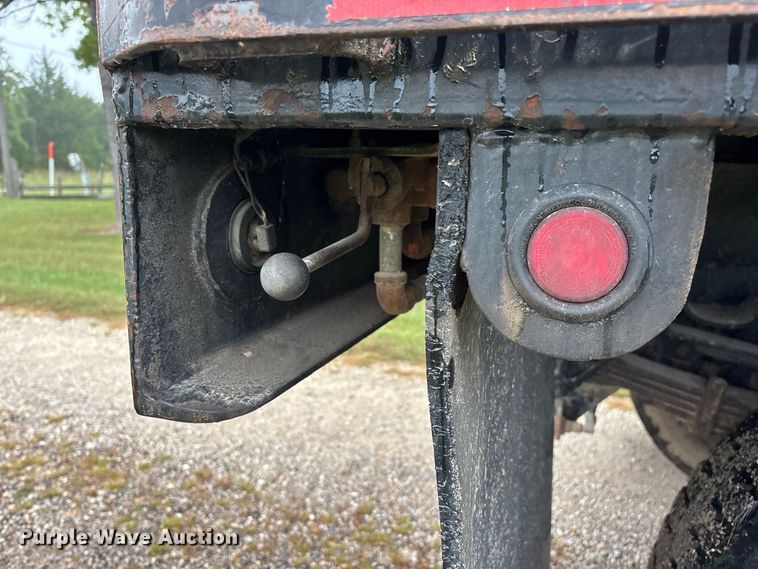 image for item FG0705 1997 International 8100 reel truck