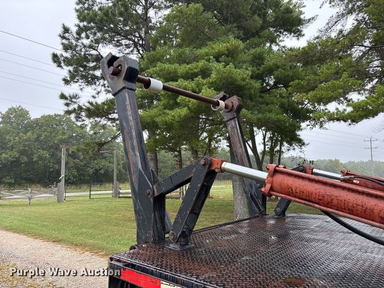 image for item FG0705 1997 International 8100 reel truck