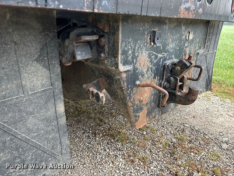 image for item FG0705 1997 International 8100 reel truck