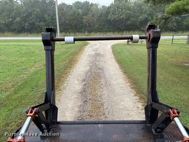 image for item FG0705 1997 International 8100 reel truck