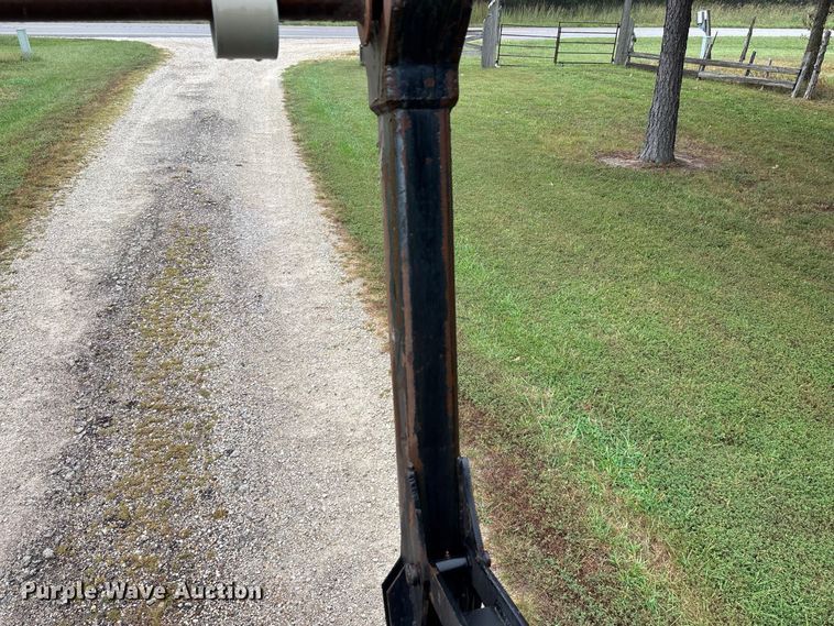 image for item FG0705 1997 International 8100 reel truck