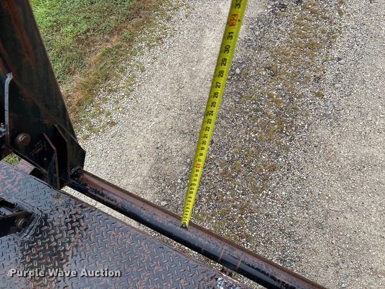 image for item FG0705 1997 International 8100 reel truck