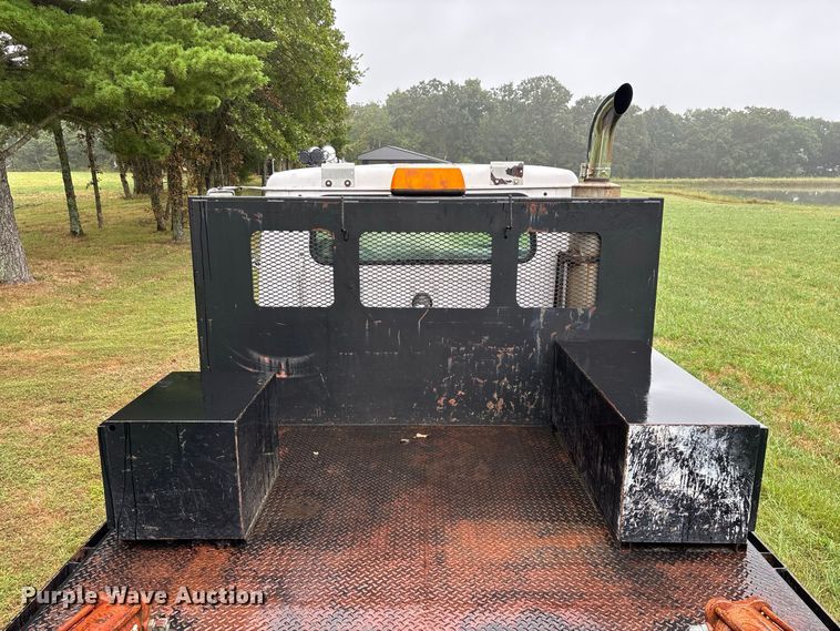 image for item FG0705 1997 International 8100 reel truck
