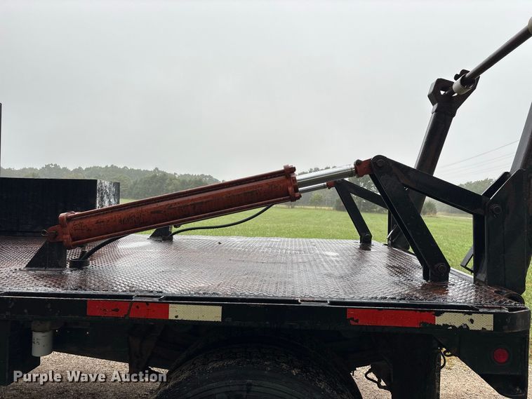 image for item FG0705 1997 International 8100 reel truck