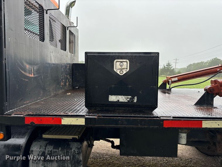 image for item FG0705 1997 International 8100 reel truck