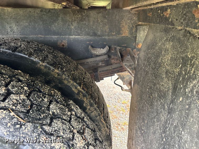 image for item FG0705 1997 International 8100 reel truck