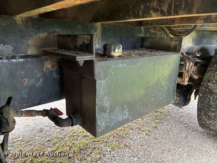 image for item FG0705 1997 International 8100 reel truck