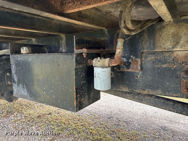 image for item FG0705 1997 International 8100 reel truck