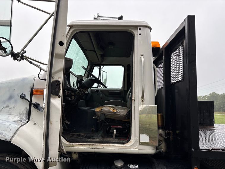 image for item FG0705 1997 International 8100 reel truck