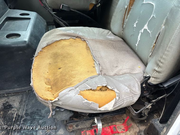 image for item FG0705 1997 International 8100 reel truck
