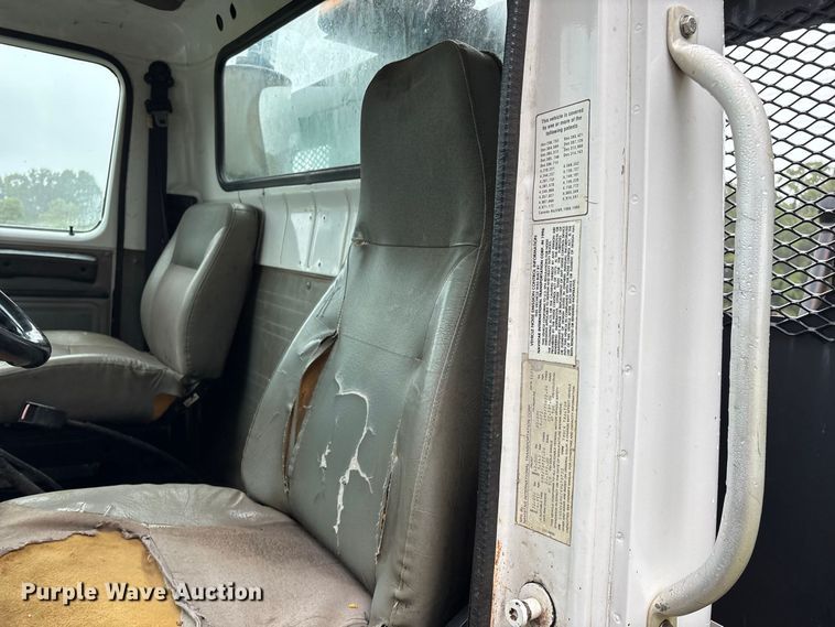 image for item FG0705 1997 International 8100 reel truck
