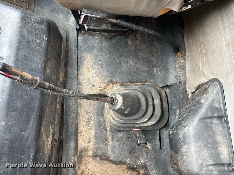 image for item FG0705 1997 International 8100 reel truck