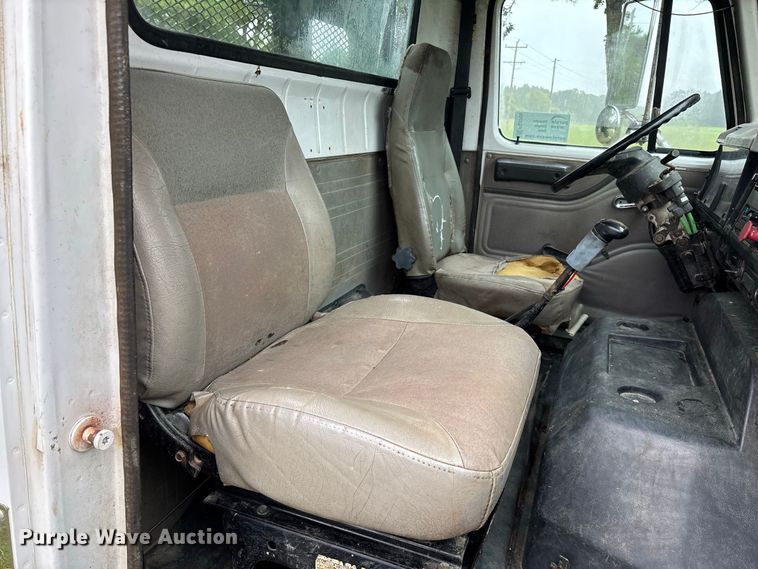 image for item FG0705 1997 International 8100 reel truck