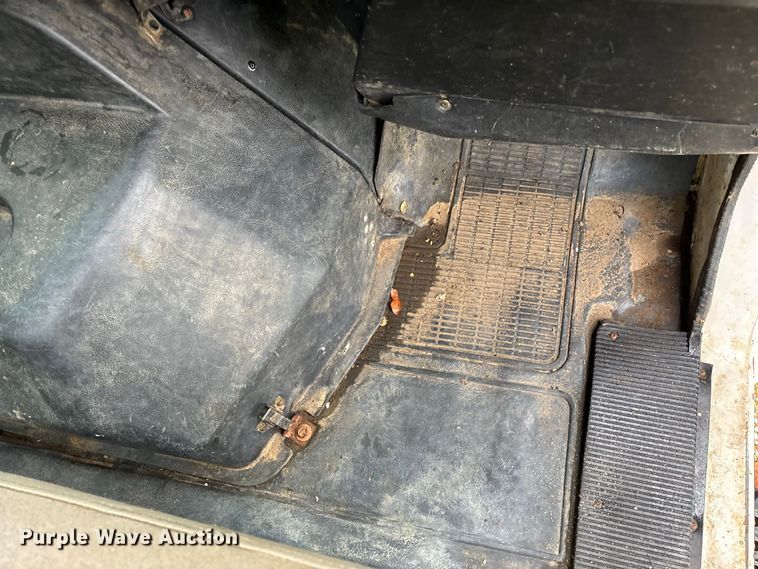image for item FG0705 1997 International 8100 reel truck