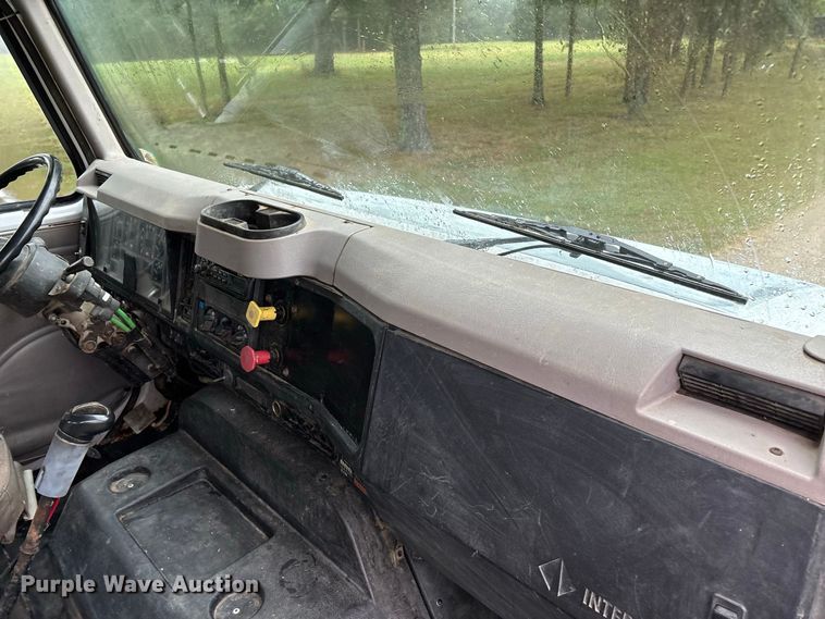 image for item FG0705 1997 International 8100 reel truck