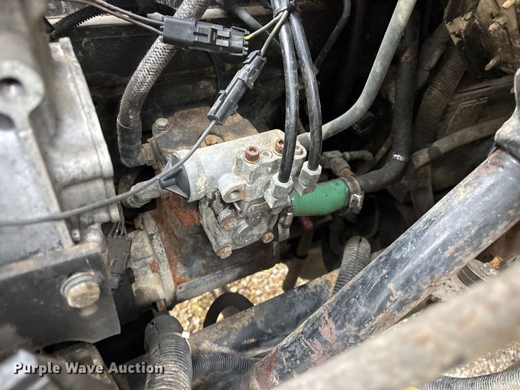 image for item FG0705 1997 International 8100 reel truck