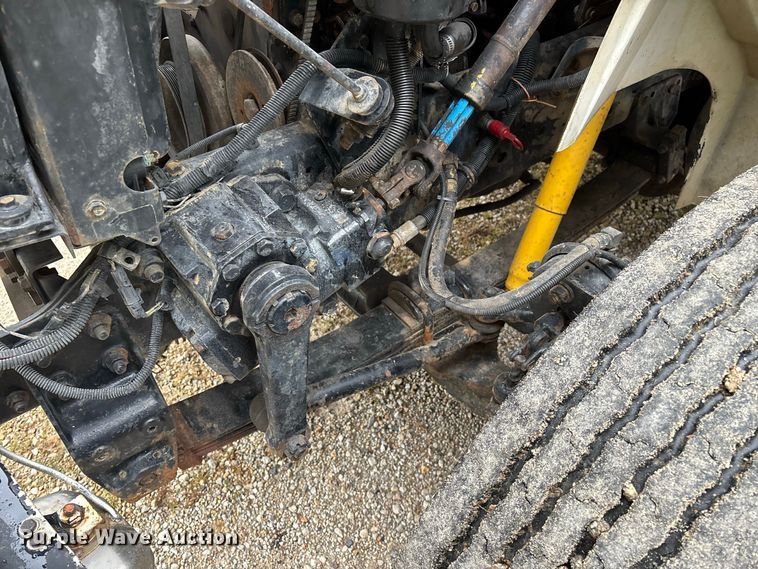 image for item FG0705 1997 International 8100 reel truck