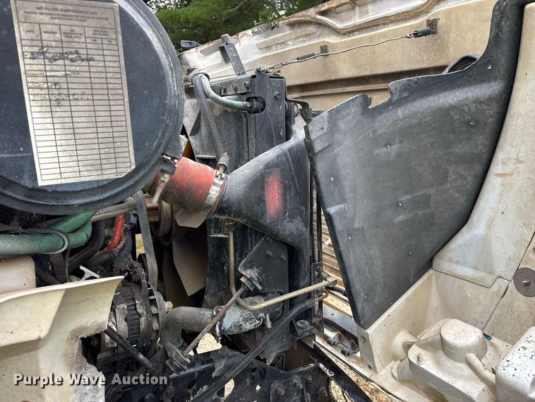 image for item FG0705 1997 International 8100 reel truck