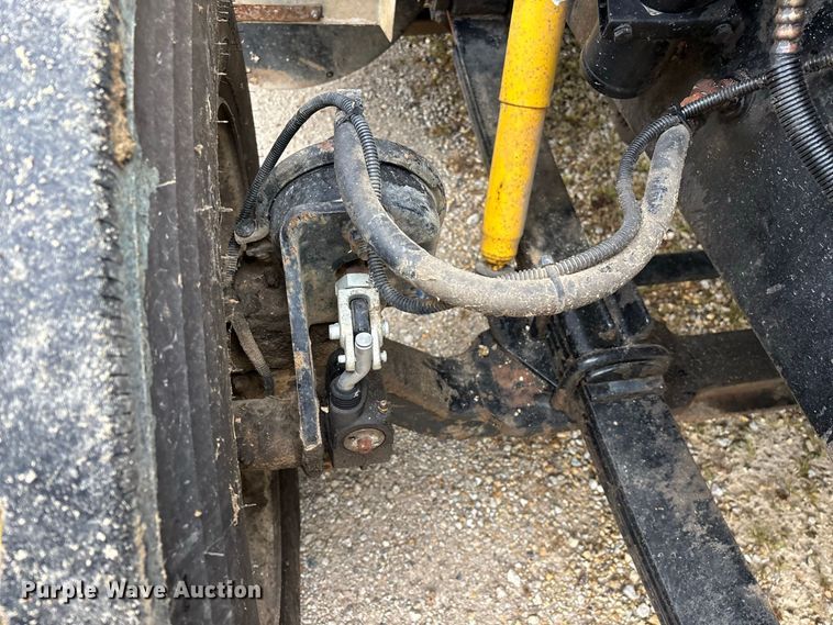 image for item FG0705 1997 International 8100 reel truck
