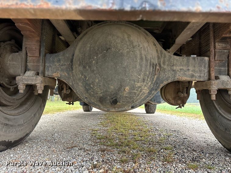 image for item FG0705 1997 International 8100 reel truck