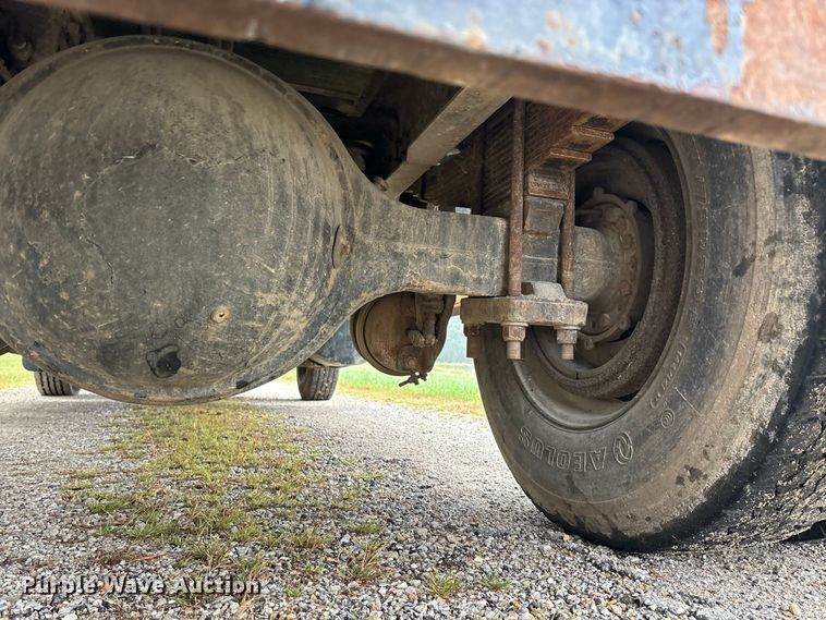 image for item FG0705 1997 International 8100 reel truck