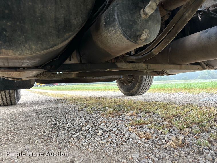 image for item FG0705 1997 International 8100 reel truck