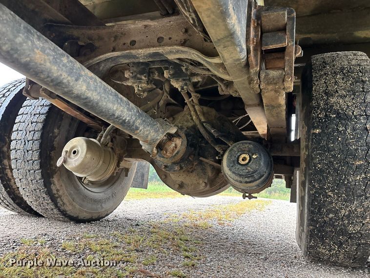 image for item FG0705 1997 International 8100 reel truck