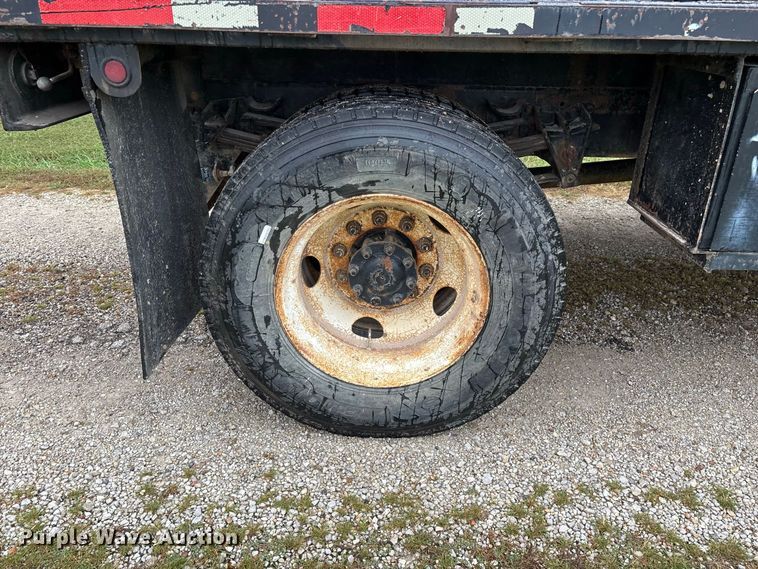 image for item FG0705 1997 International 8100 reel truck